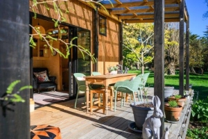914 Napier Road-18
